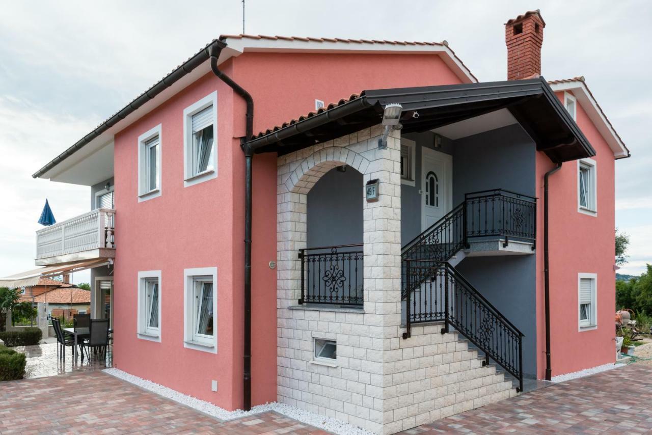 Ferienhaus Bucic Буйе Екстериор снимка
