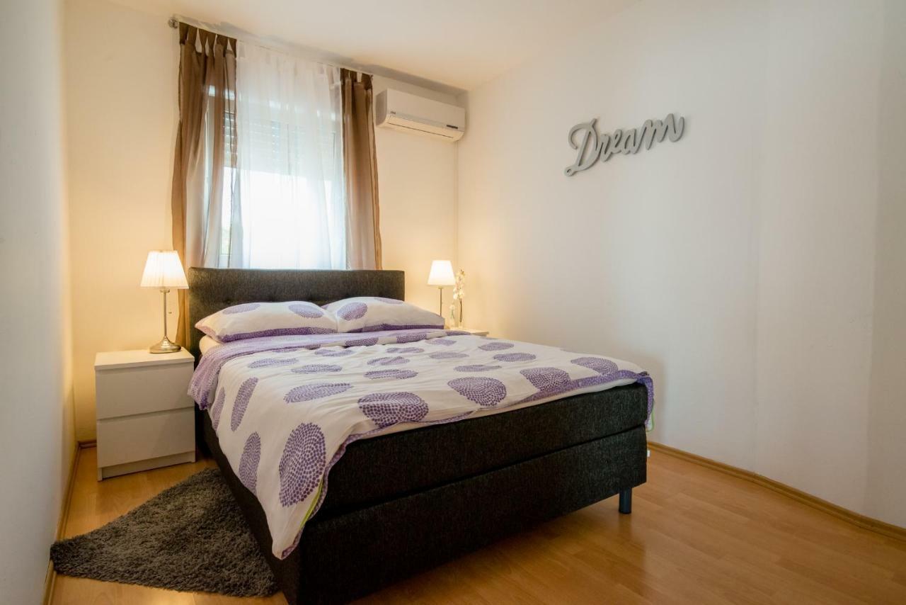 Ferienhaus Bucic Буйе Екстериор снимка