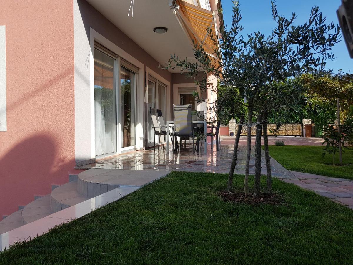 Ferienhaus Bucic Буйе Екстериор снимка